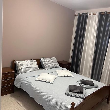 Ptolemaidos Cosy Family Apartment Larnaca Bagian luar foto